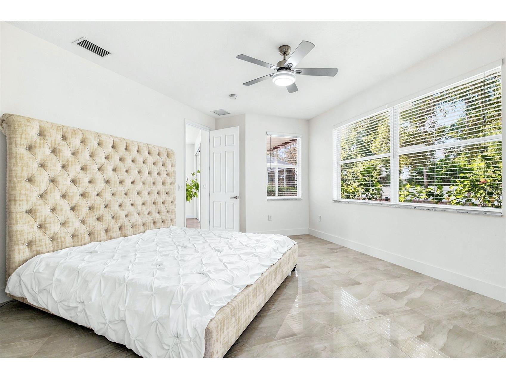 4316 Callista Lane Sarasota FL 34243 A4696912 image25