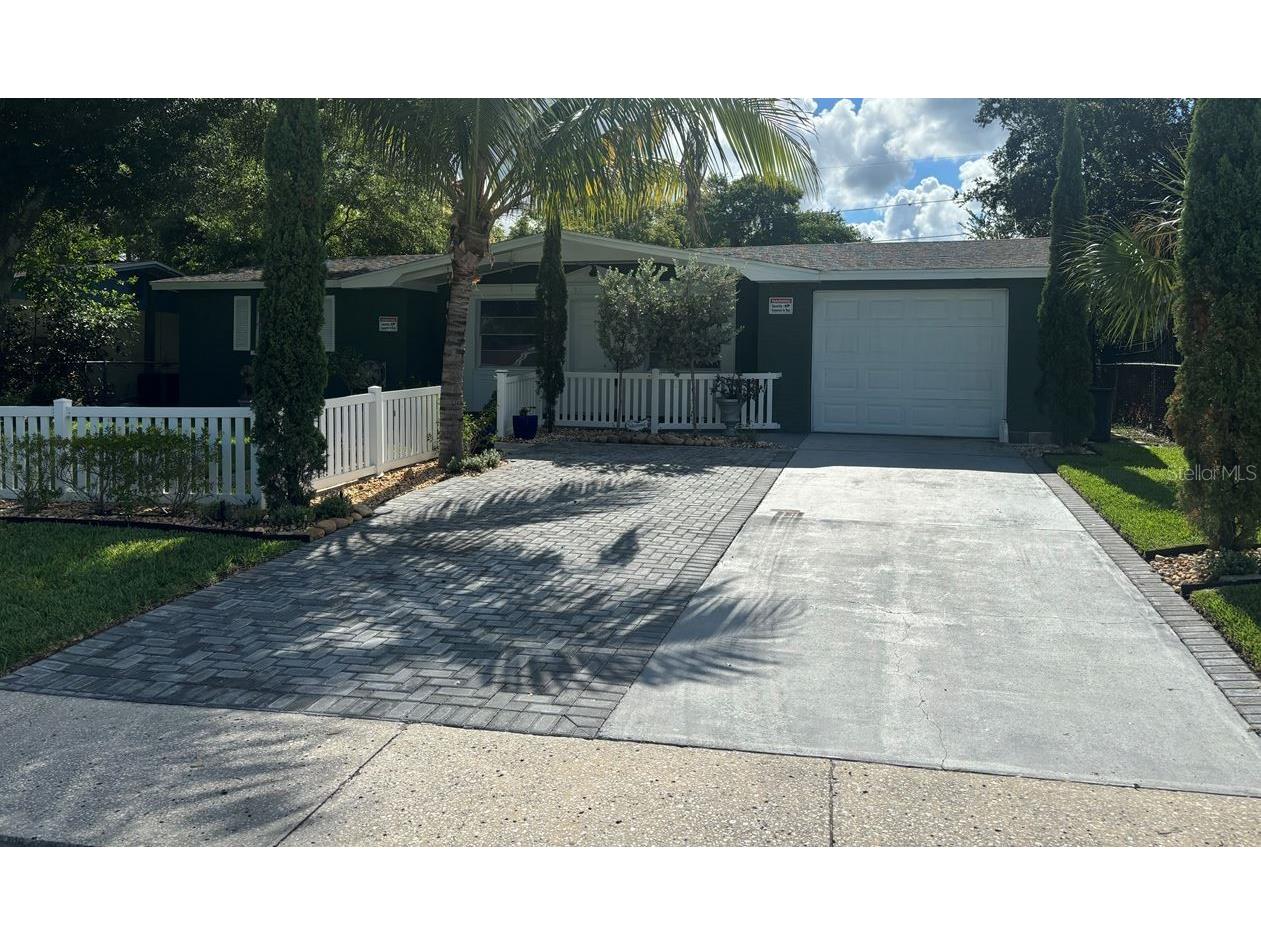 4316 Shoreline Drive New Port Richey FL 34652 W7866047 image1