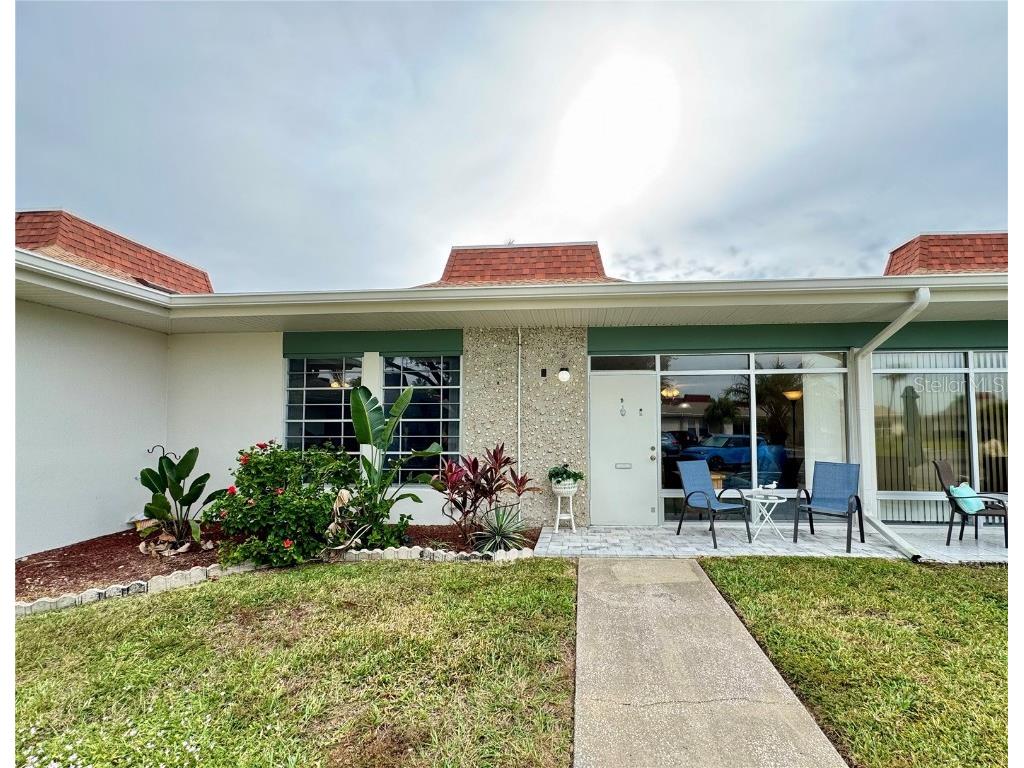 4316 Tahitian Gardens Circle #B Holiday FL 34691 A4671723 image1