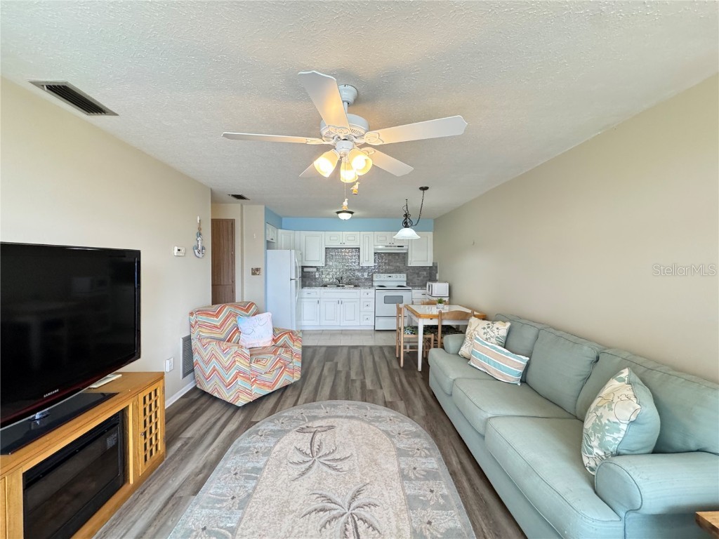 4316 Tahitian Gardens Circle #B Holiday FL 34691 A4671723 image5