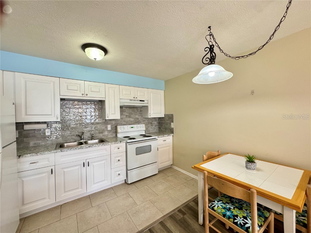 4316 Tahitian Gardens Circle #B Holiday FL 34691 A4671723 image7