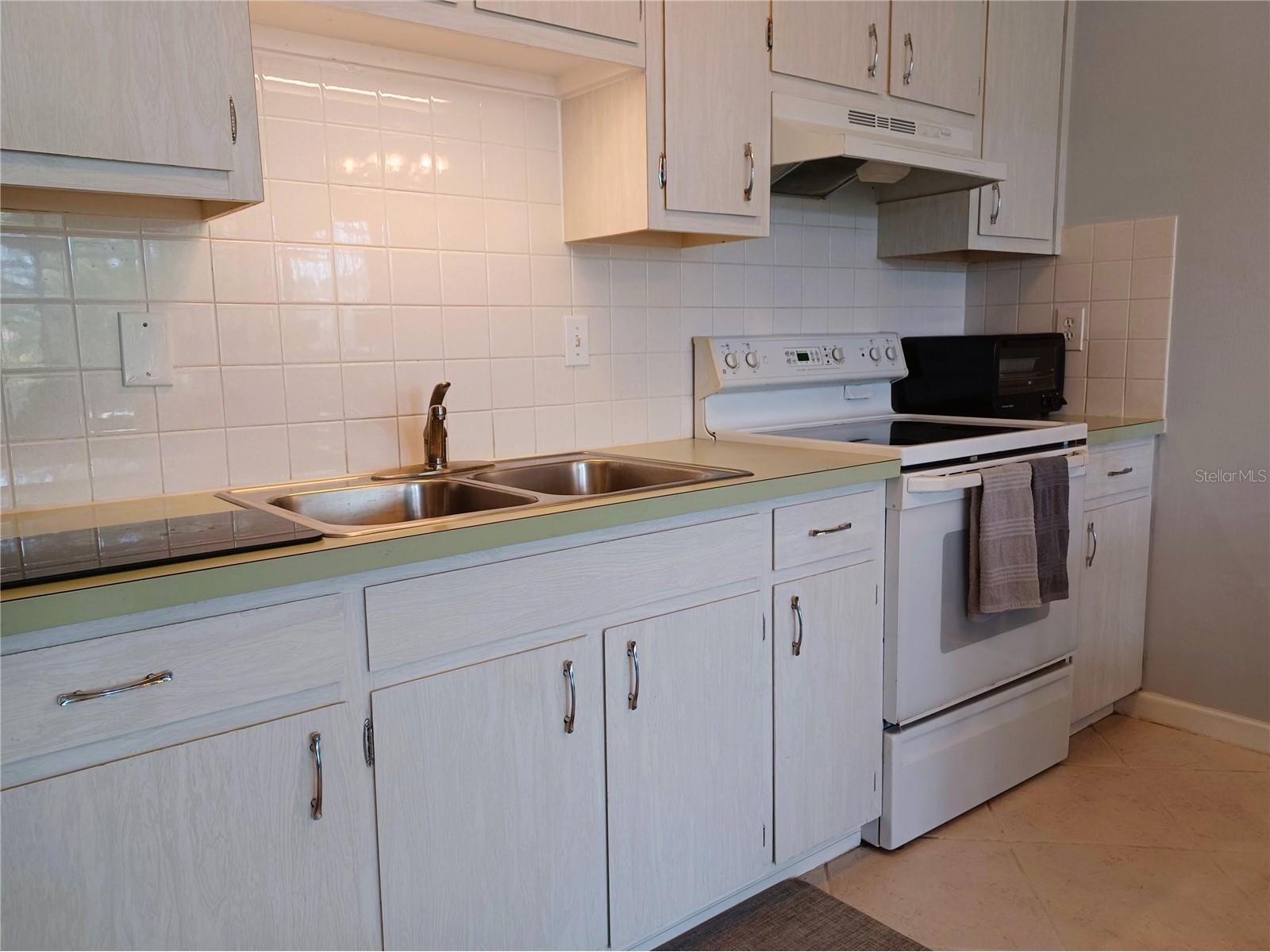 4318 Tahitian Gardens Circle #B Holiday FL 34691 TB8494072 image9