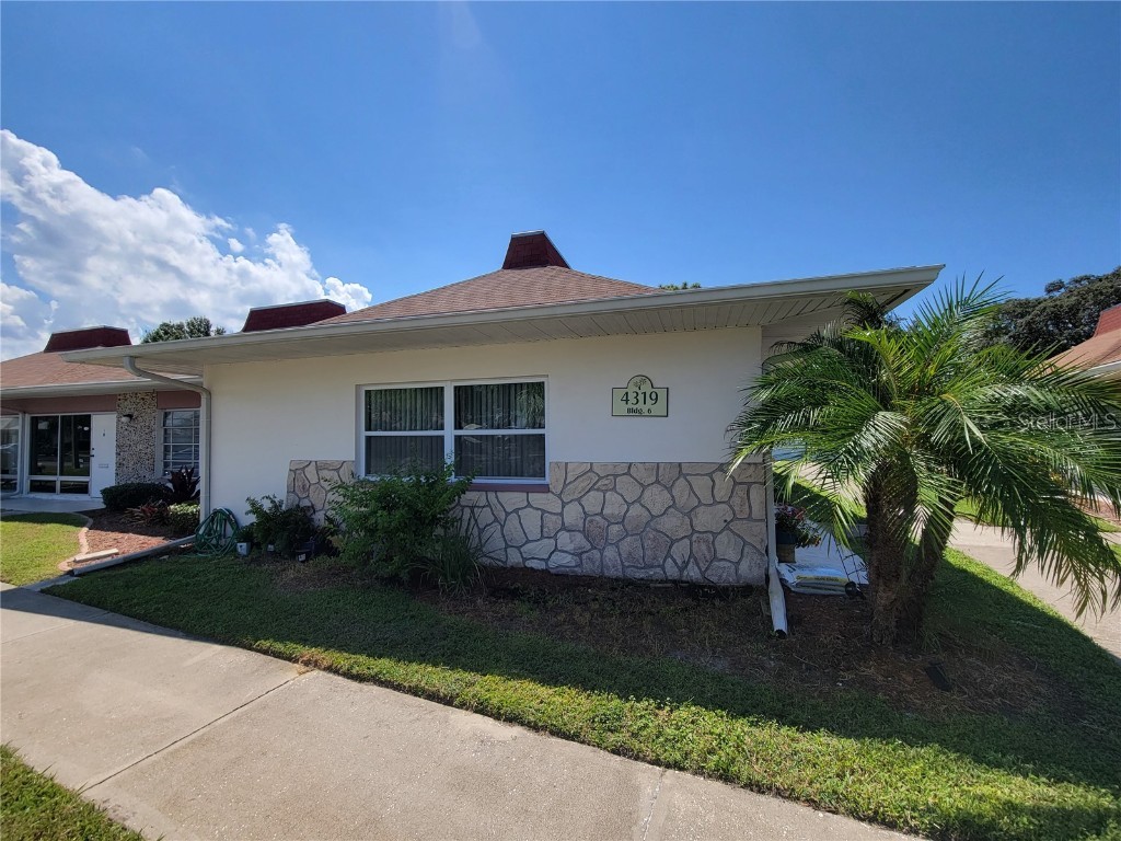4319 Tahitian Gardens Circle #F Holiday FL 34691 U8213500 image1