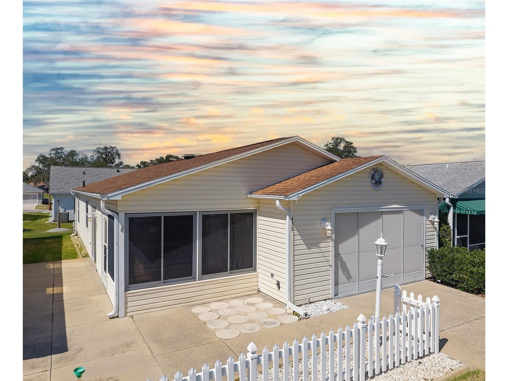 432 Hildalgo Drive The Villages FL 32159 G5108625 image1