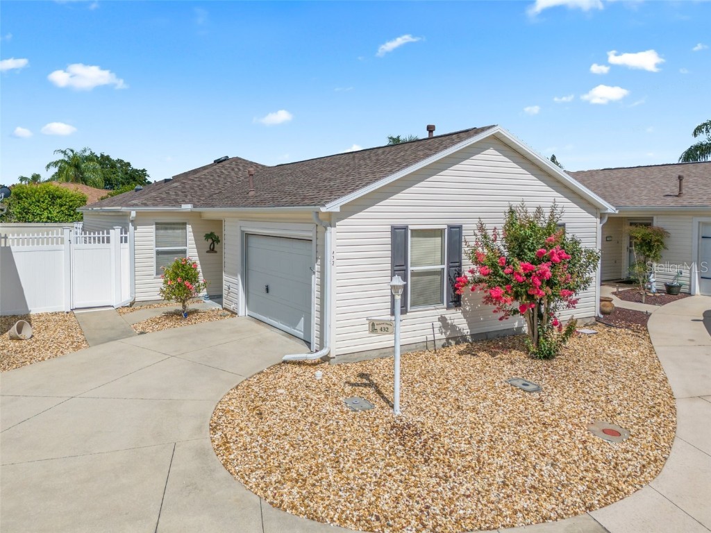 432 Layton Terrace The Villages FL 32162 OM681241 image1