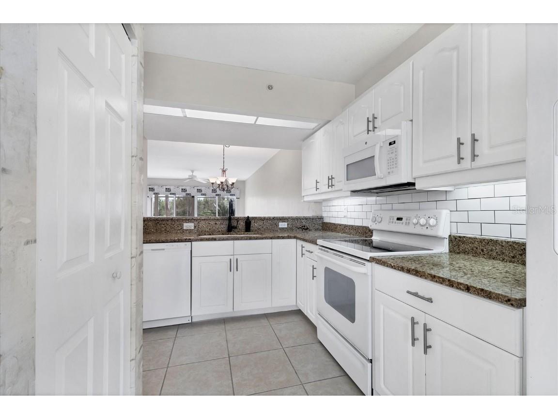 432 Sunset Lake Boulevard #102 Venice FL 34292 A4664009 image20