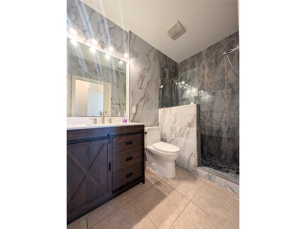 432 Sunset Lake Boulevard #205 Venice FL 34292 A4672597 image13