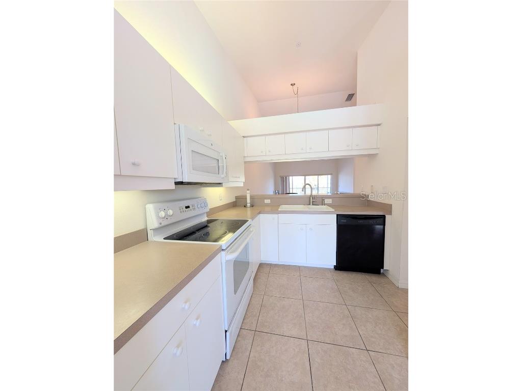 432 Sunset Lake Boulevard #205 Venice FL 34292 A4672597 image8