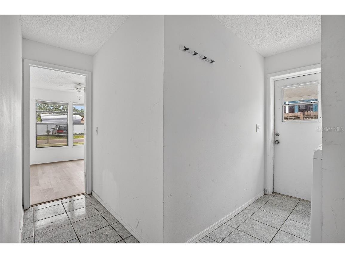 4320 44th Street N Saint Petersburg FL 33714 TB8456148 image25