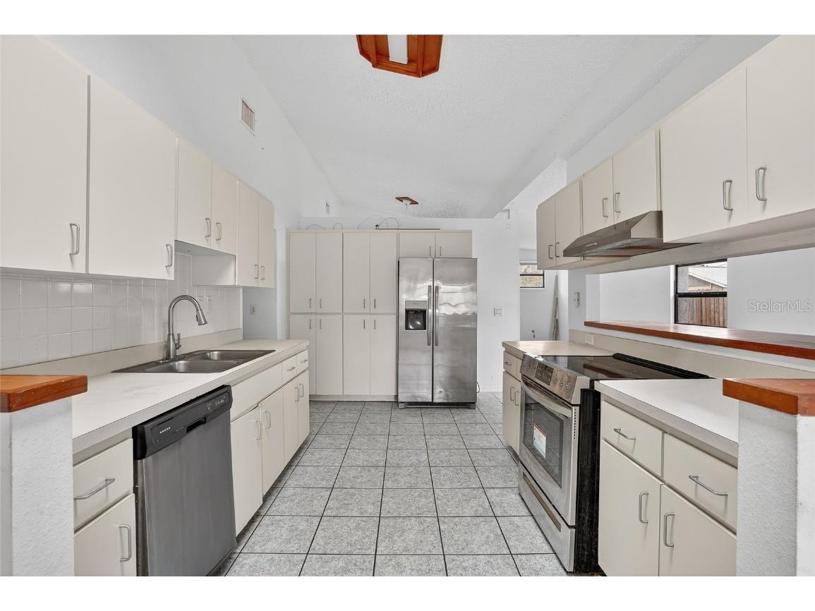 4320 44th Street N Saint Petersburg FL 33714 TB8456148 image4