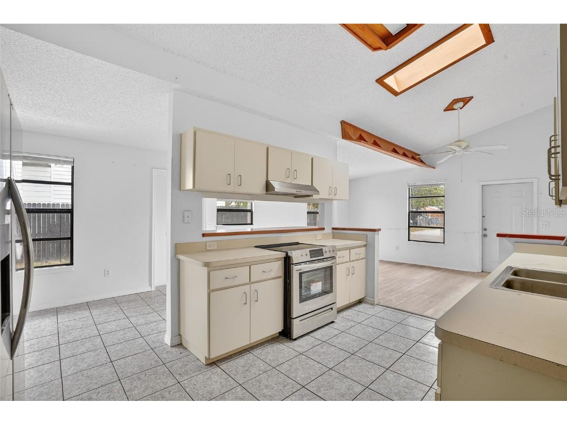 4320 44th Street N Saint Petersburg FL 33714 TB8456148 image5