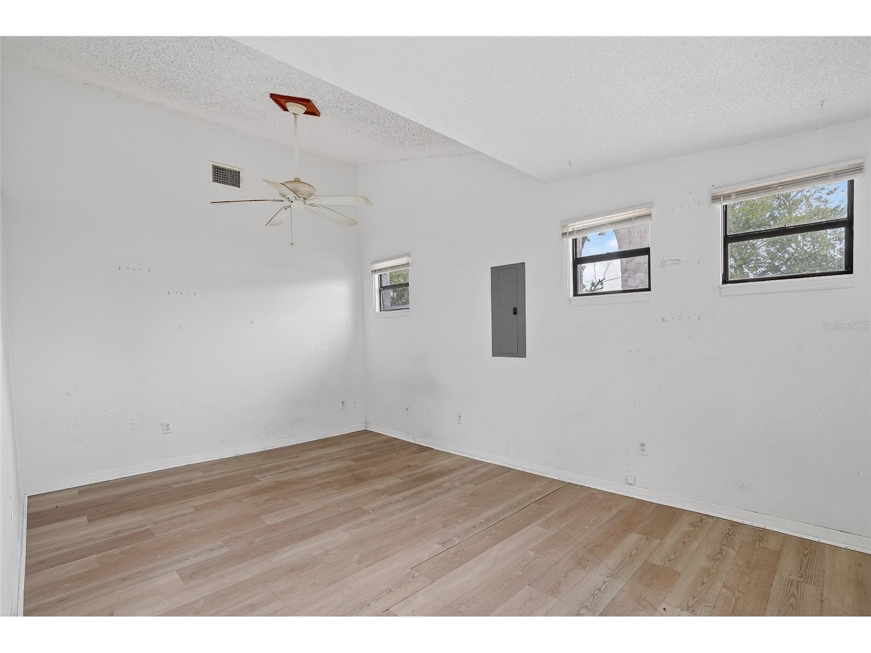 4320 44th Street N Saint Petersburg FL 33714 TB8514897 image10