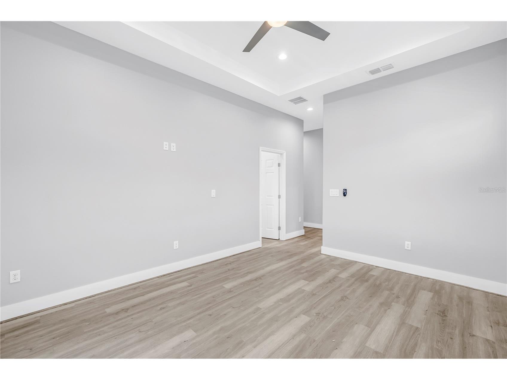 4320 56th Avenue N Saint Petersburg FL 33714 TB8487025 image23