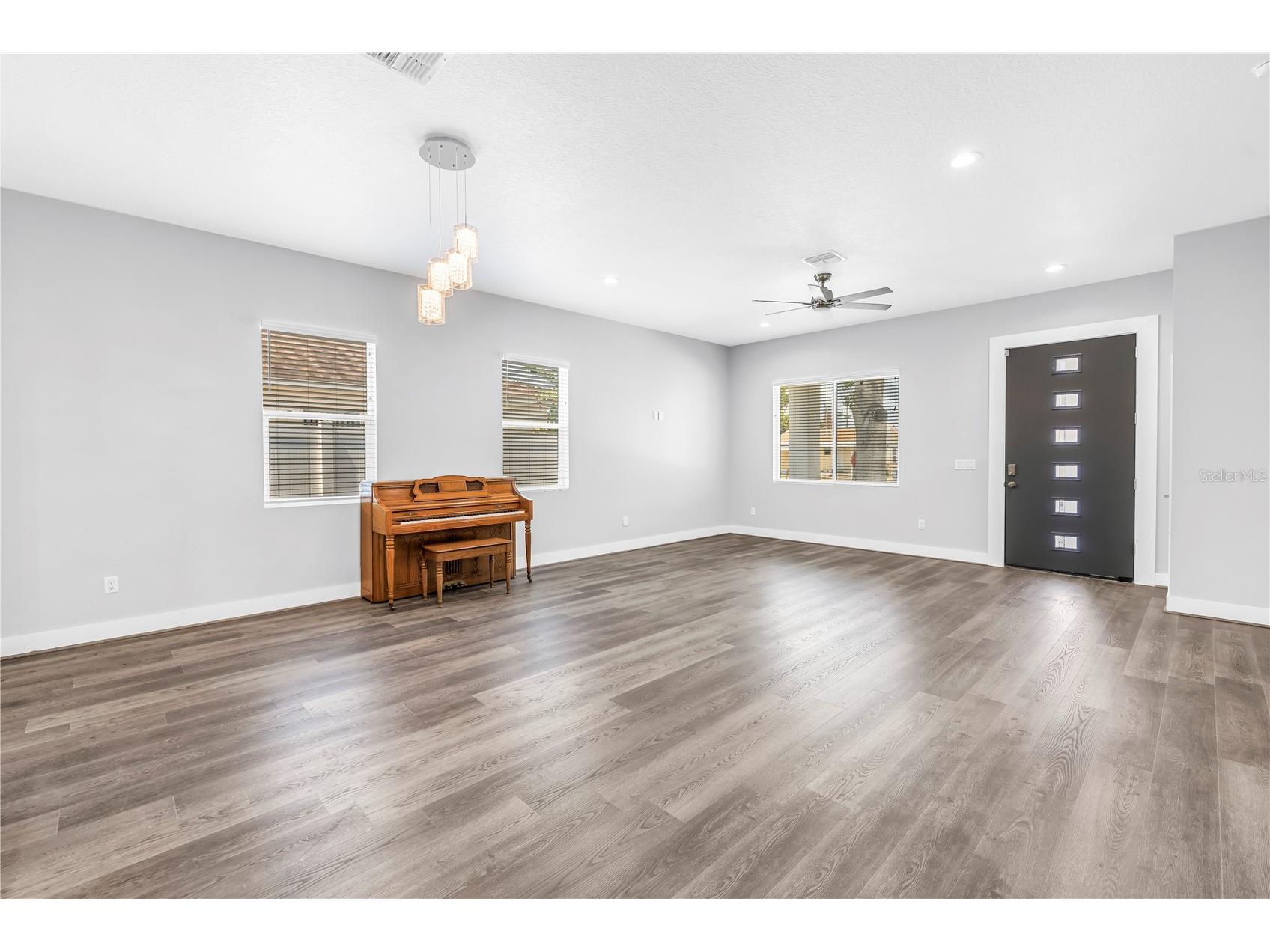 4320 56th Avenue N Saint Petersburg FL 33714 TB8487025 image6