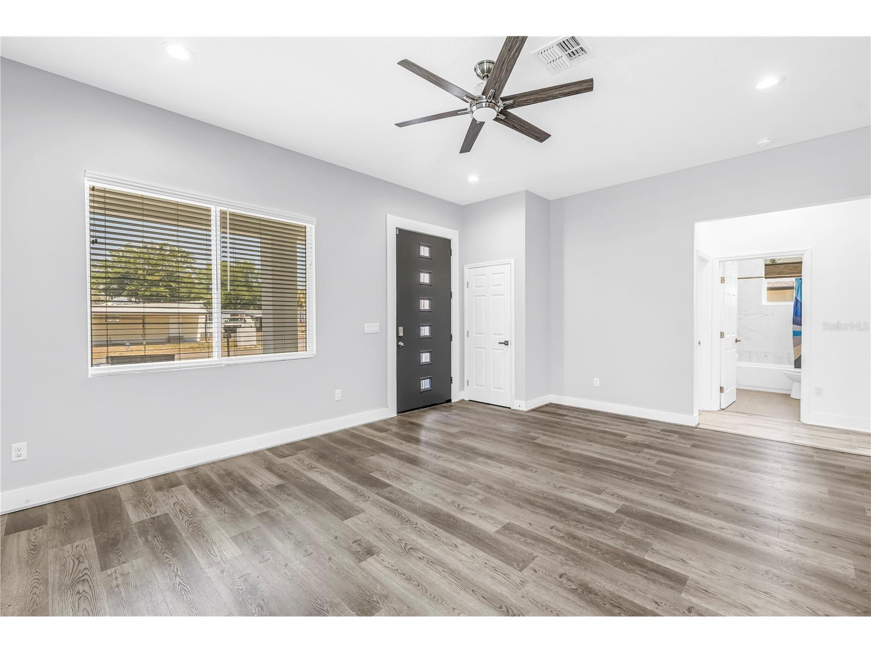 4320 56th Avenue N Saint Petersburg FL 33714 TB8487025 image7