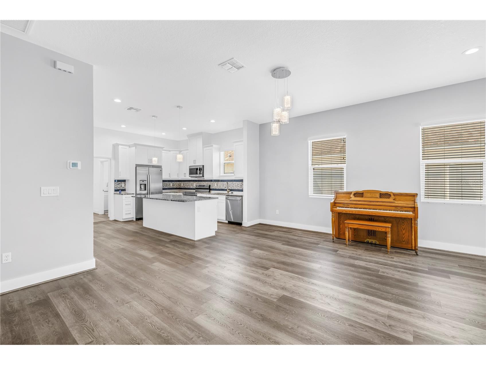4320 56th Avenue N Saint Petersburg FL 33714 TB8487025 image9