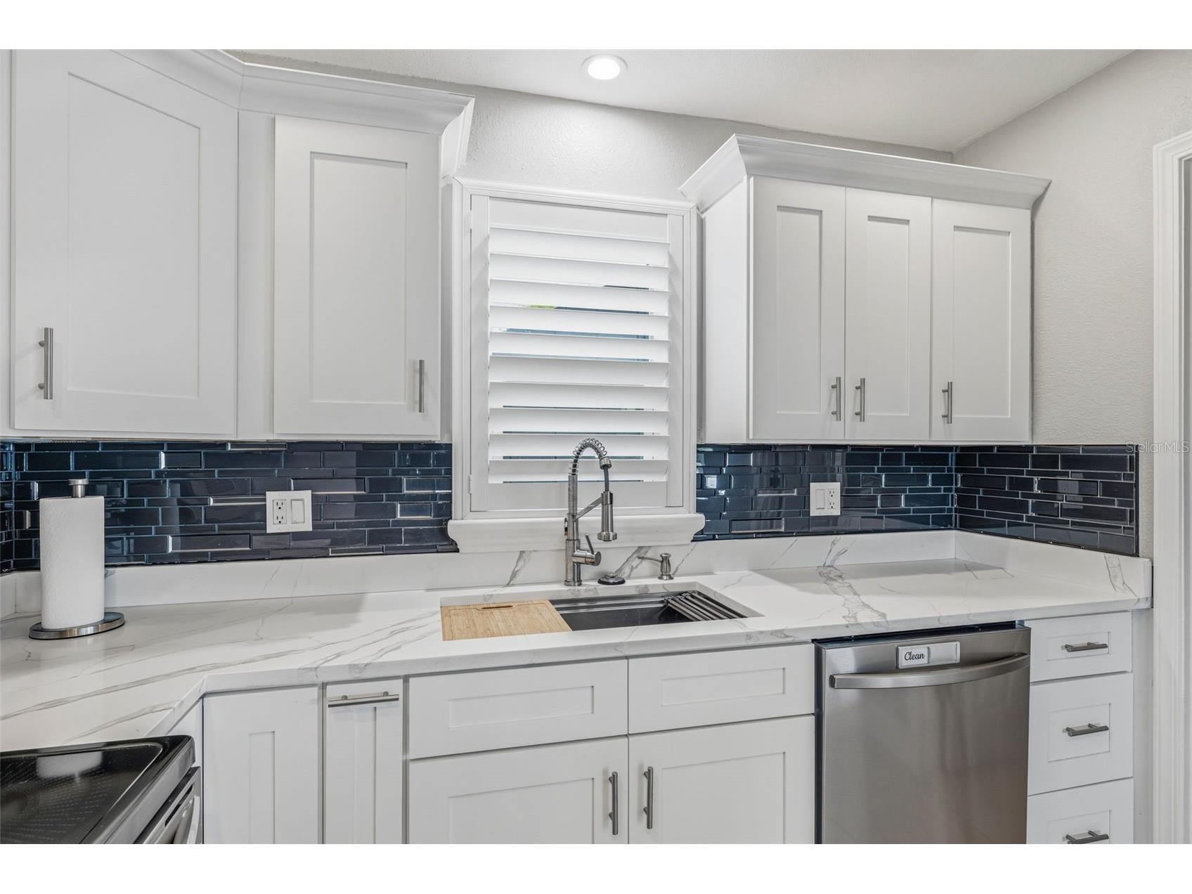4320 Floramar Terrace New Port Richey FL 34652 TB8526465 image13