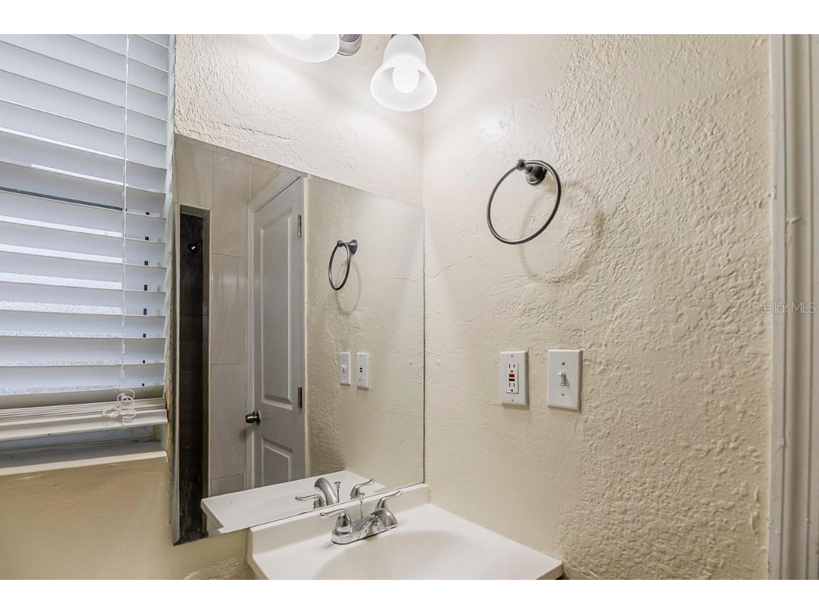 4320 Meadowbrook Avenue Orlando FL 32808 O6290370 image14