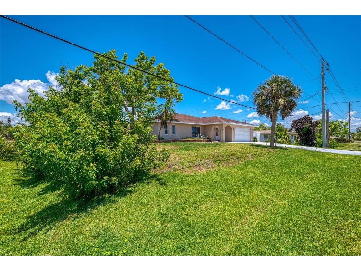 4321 Shamrock Drive Venice FL 34293 N6141275 image2