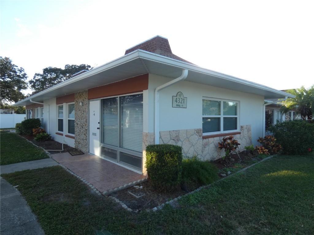 4321 Tahitian Gardens Circle #A Holiday FL 34691 W7880558 image1