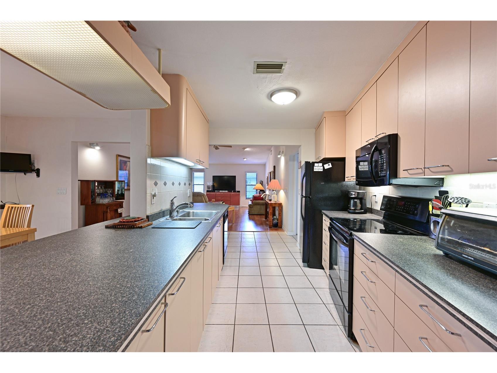 4322 Pasadena Court Sarasota FL 34233 A4694489 image7