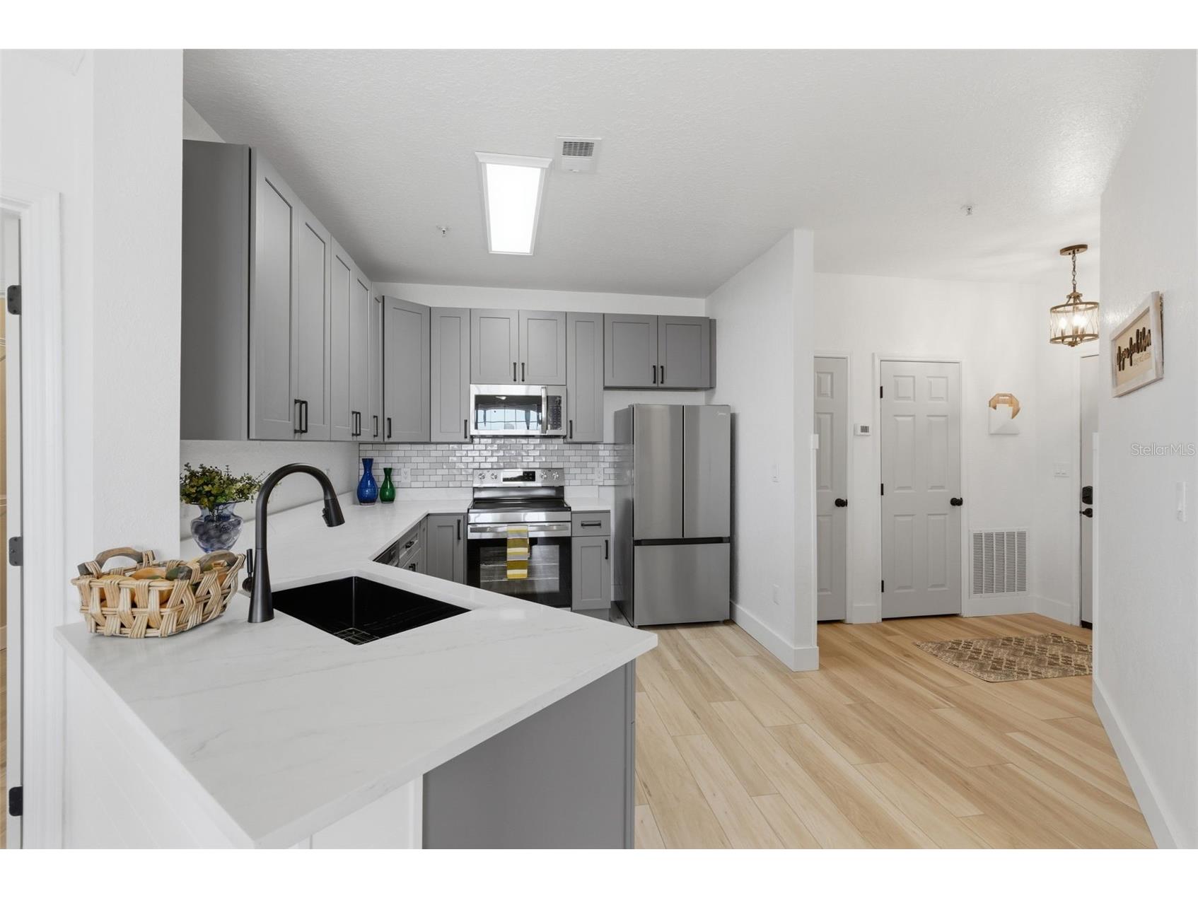 4323 Bayside Village Drive #312 Tampa FL 33615 TB8503502 image2