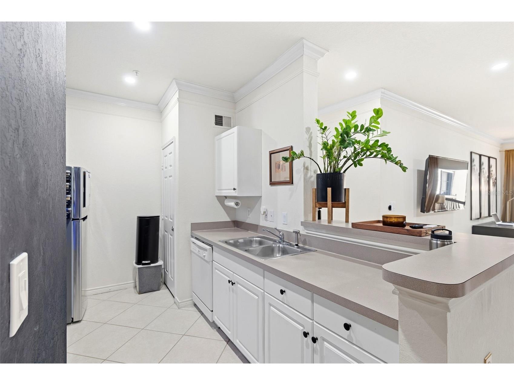 4323 Bayside Village Drive #325 Tampa FL 33615 TB8518108 image17