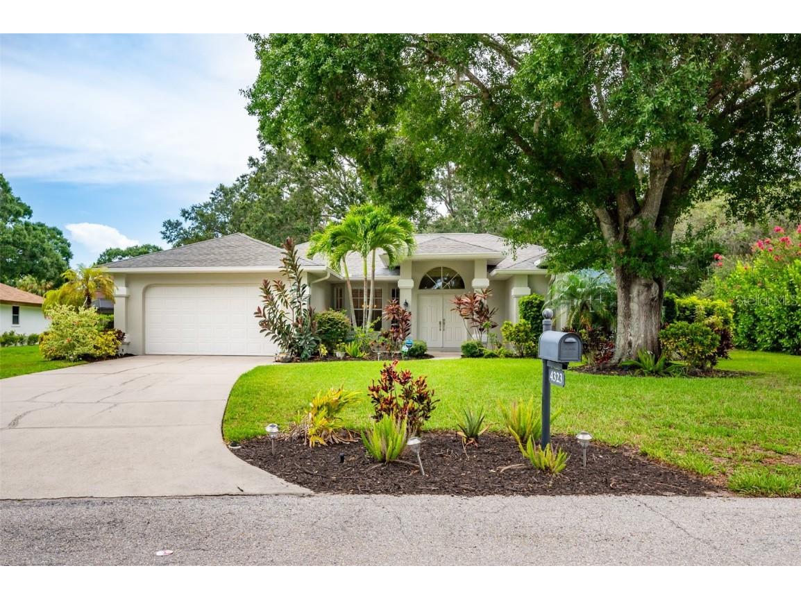 4323 Longchamp Drive Sarasota FL 34235 A4576659 image1