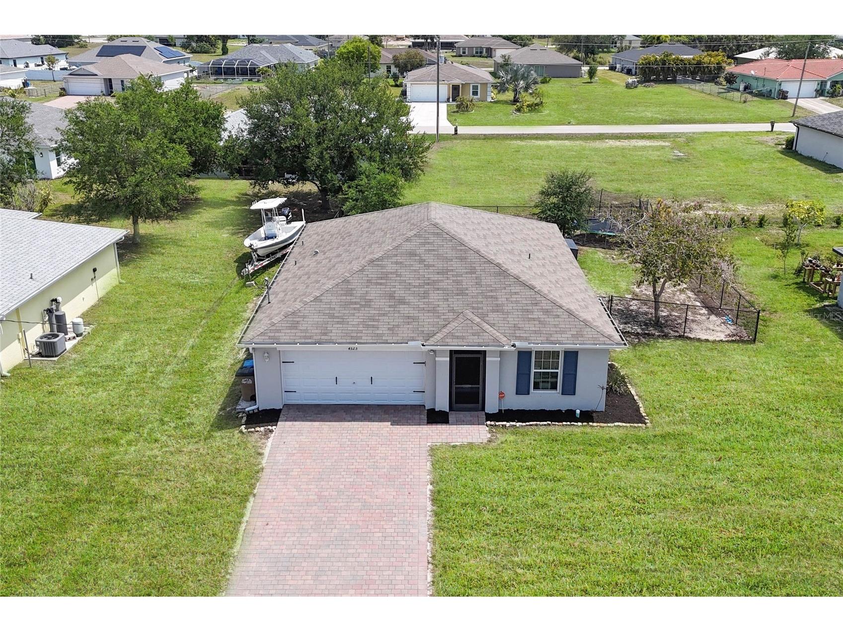 4323 NE 21st Avenue Cape Coral FL 33909 A4694478 image1