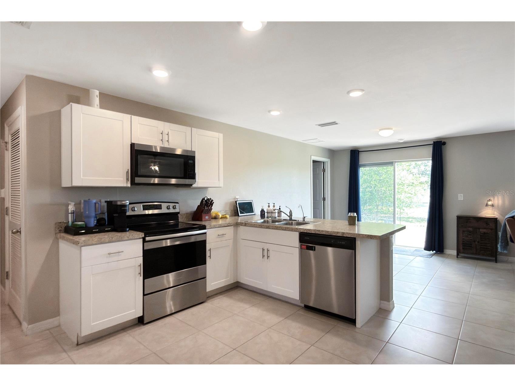 4323 NE 21st Avenue Cape Coral FL 33909 A4694478 image4