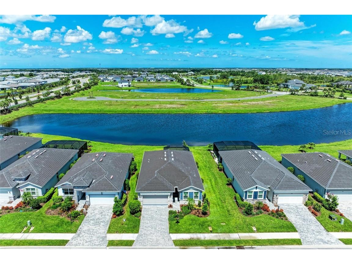 4324 Dairy Court Lakewood Ranch FL 34211 A4656366 image1