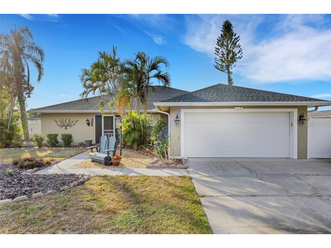4324 Eastwood Drive Sarasota FL 34232 A4673443 image1