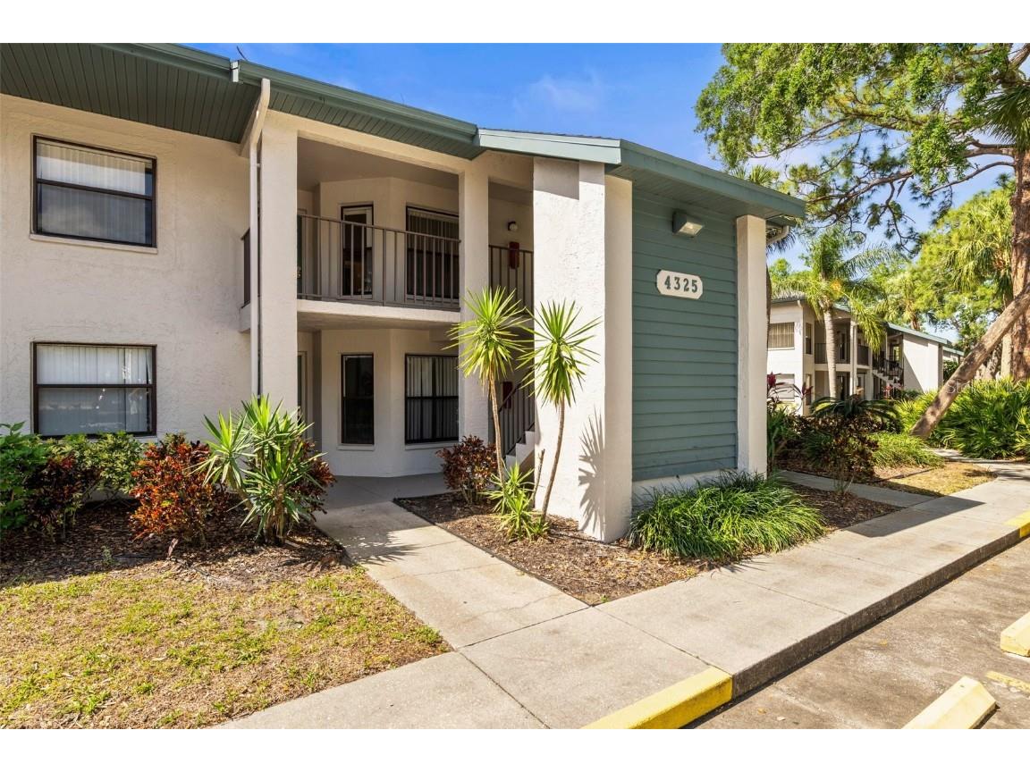 4325 46th Avenue W #104 Bradenton FL 34210 A4674309 image2