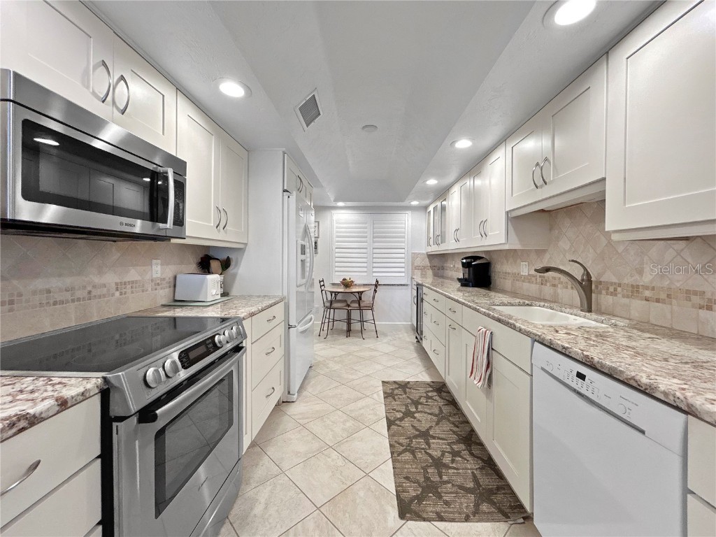 4325 Gulf Of Mexico Drive #305 Longboat Key FL 34228 A4655690 image8