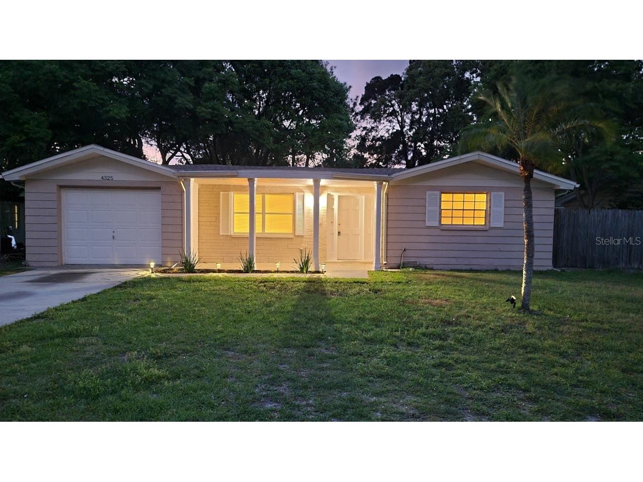 4325 Newbury Drive New Port Richey FL 34652 W7867046 image1