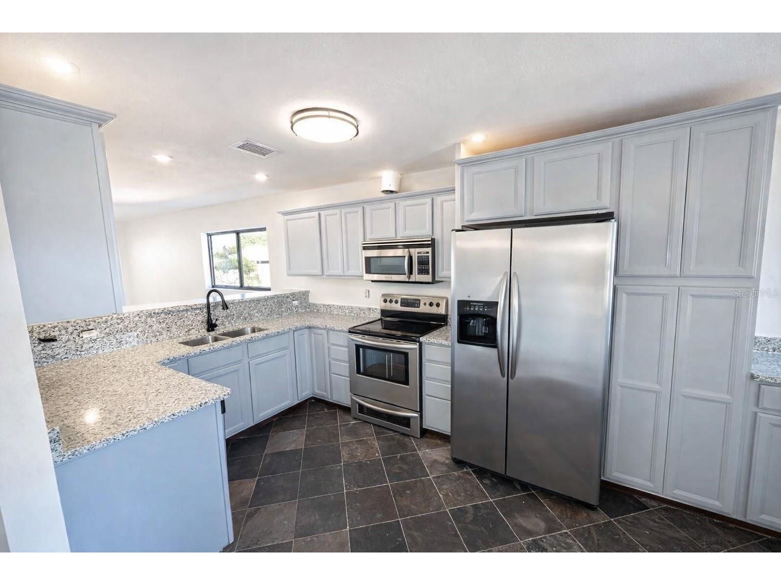 4325 Thompson Avenue Sebring FL 33875 L4959651 image3