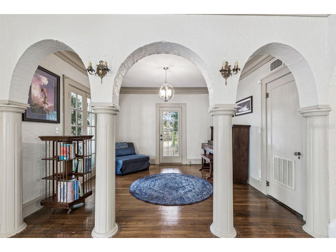 4326 3rd Avenue S Saint Petersburg FL 33711 TB8453288 image15