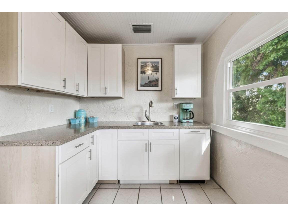 4326 3rd Avenue S Saint Petersburg FL 33711 TB8453288 image47