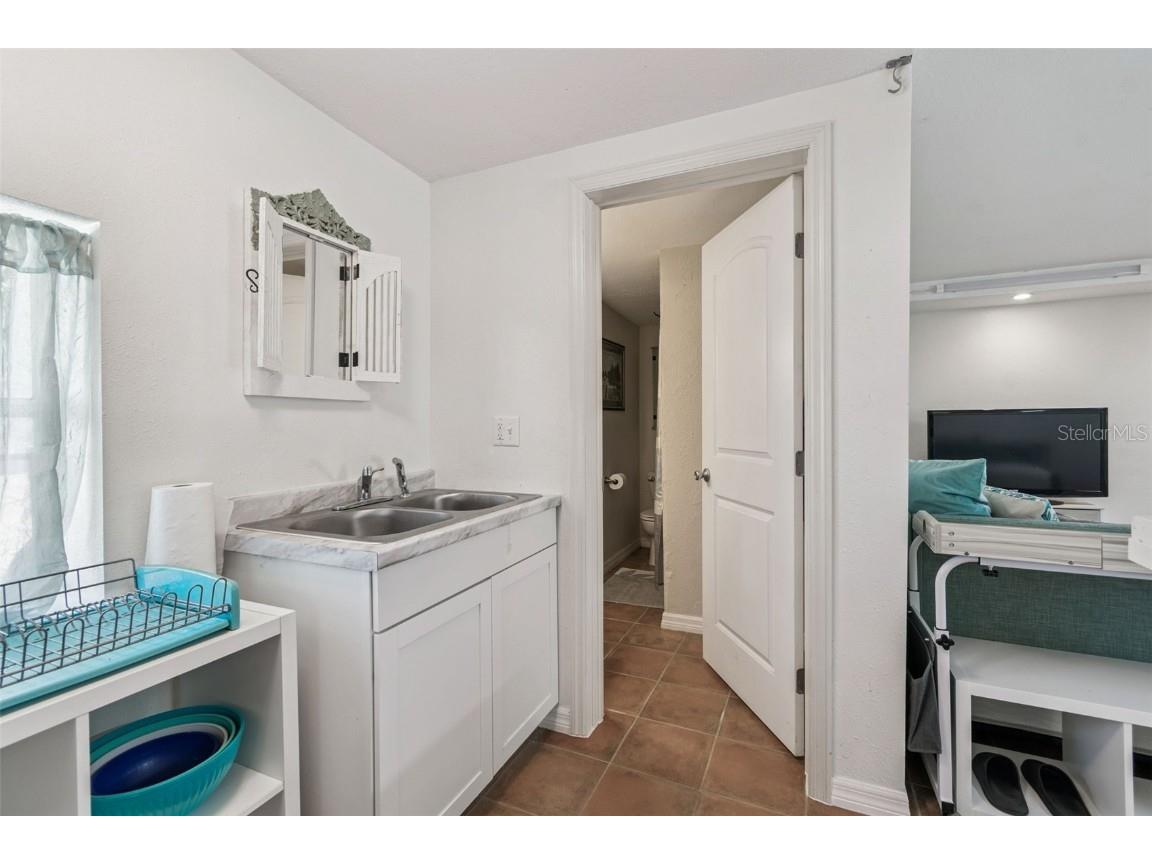 4326 3rd Avenue S Saint Petersburg FL 33711 TB8453288 image68