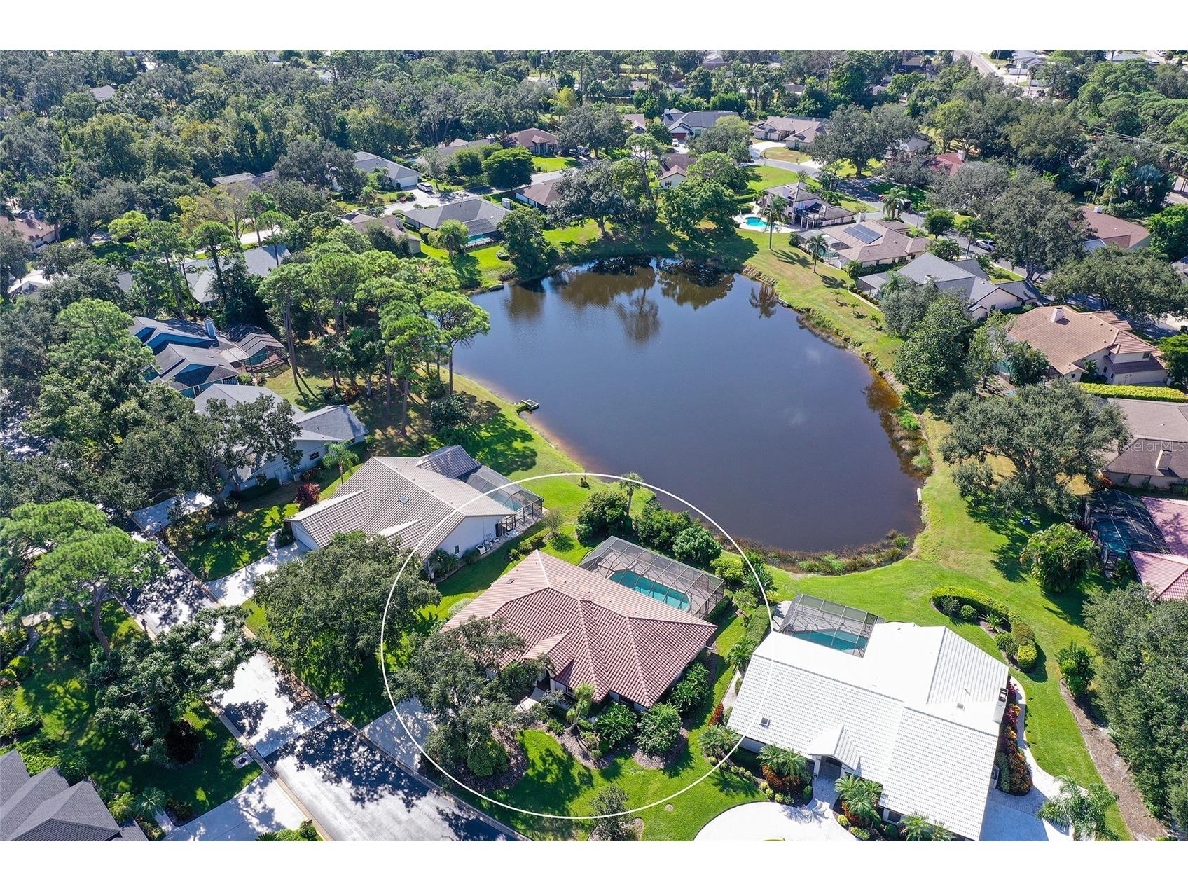 4326 Oak View Drive Sarasota FL 34232 - LAKE ESTATES - LAKE #1 A4662360 image1