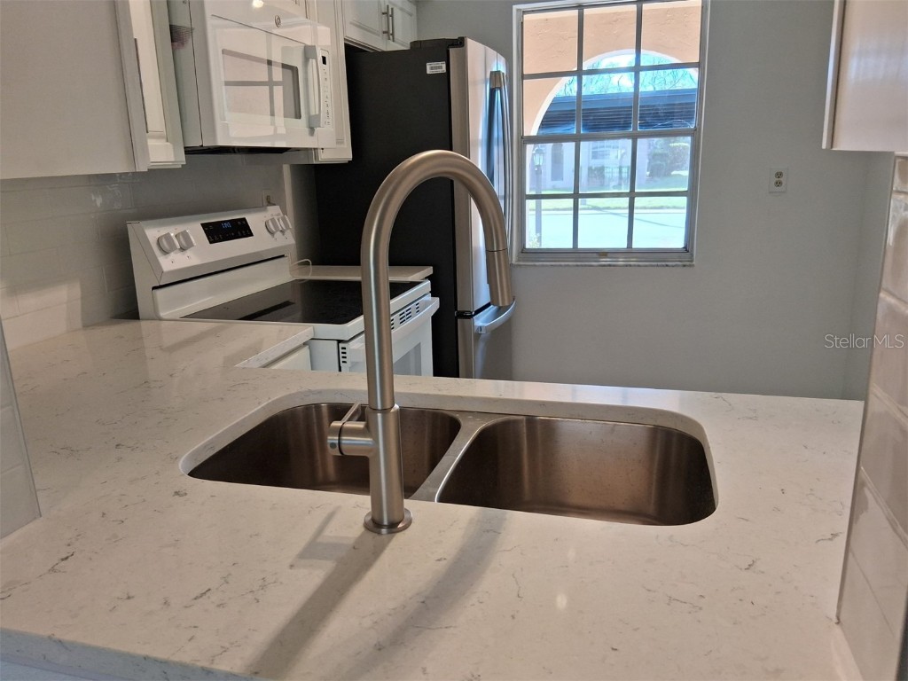 4326 Summersun Drive New Port Richey FL 34652 - GEYSER LAKE W7881043 image5