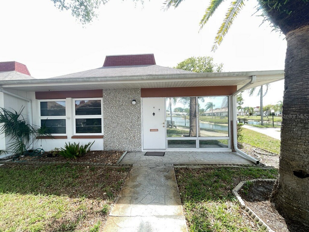 4326 Tahitian Gardens Circle #14E Holiday FL 34691 TB8495036 image2