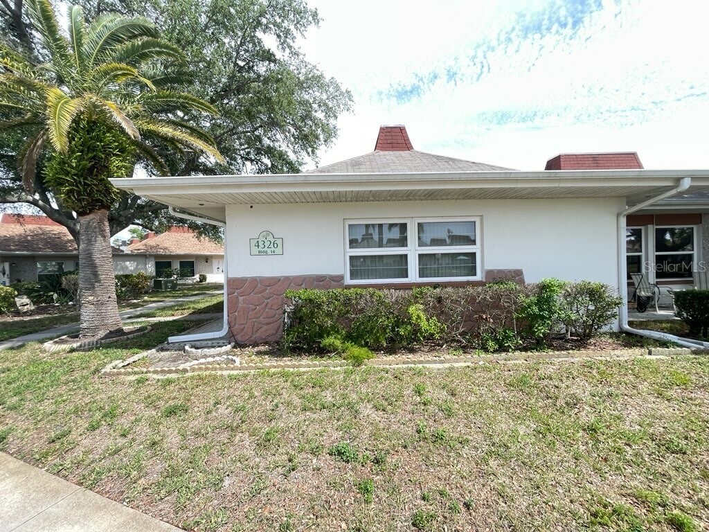 4326 Tahitian Gardens Circle #14E Holiday FL 34691 TB8495036 image3