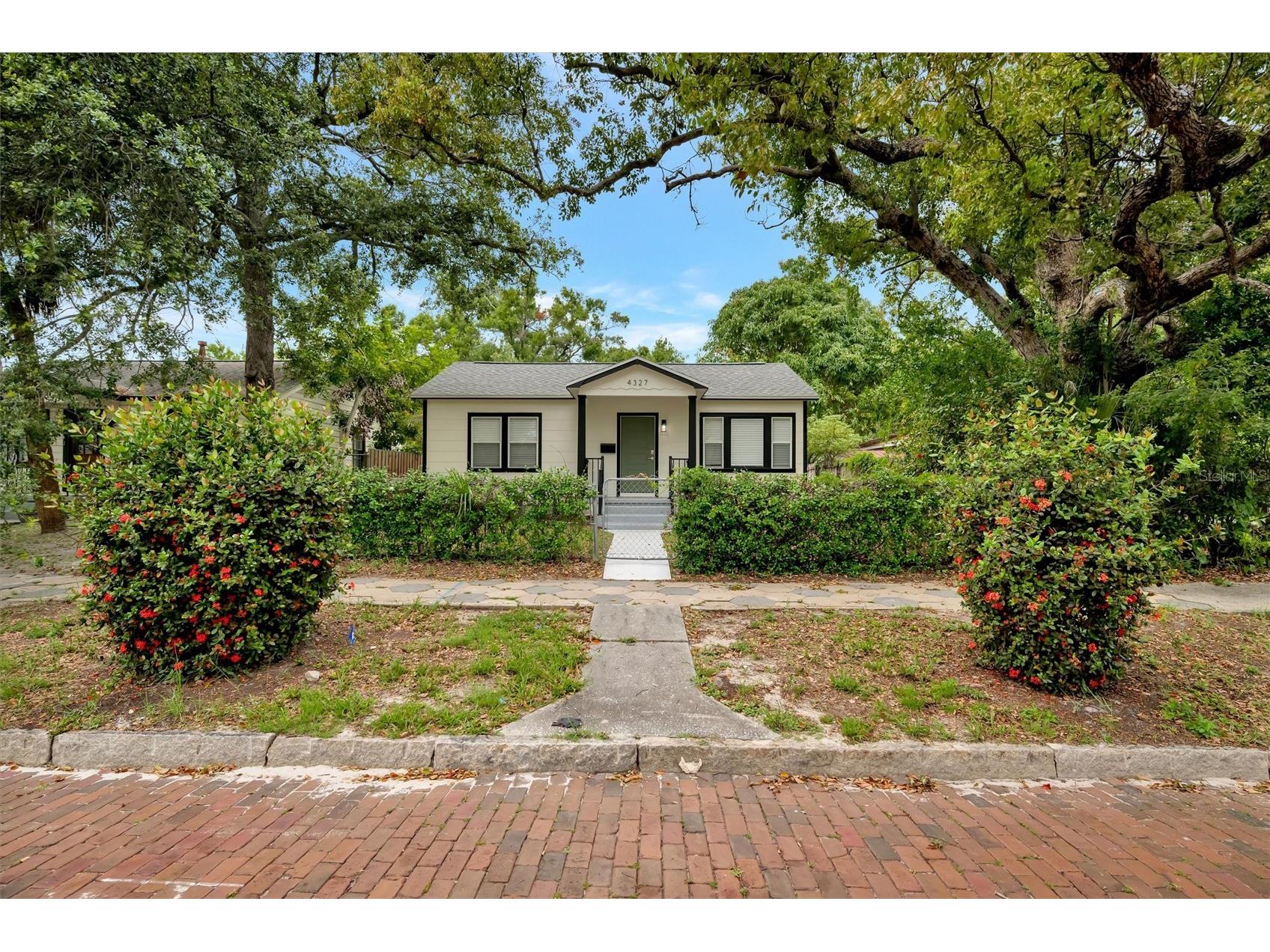 4327 3rd Avenue S Saint Petersburg FL 33711 TB8521234 image1