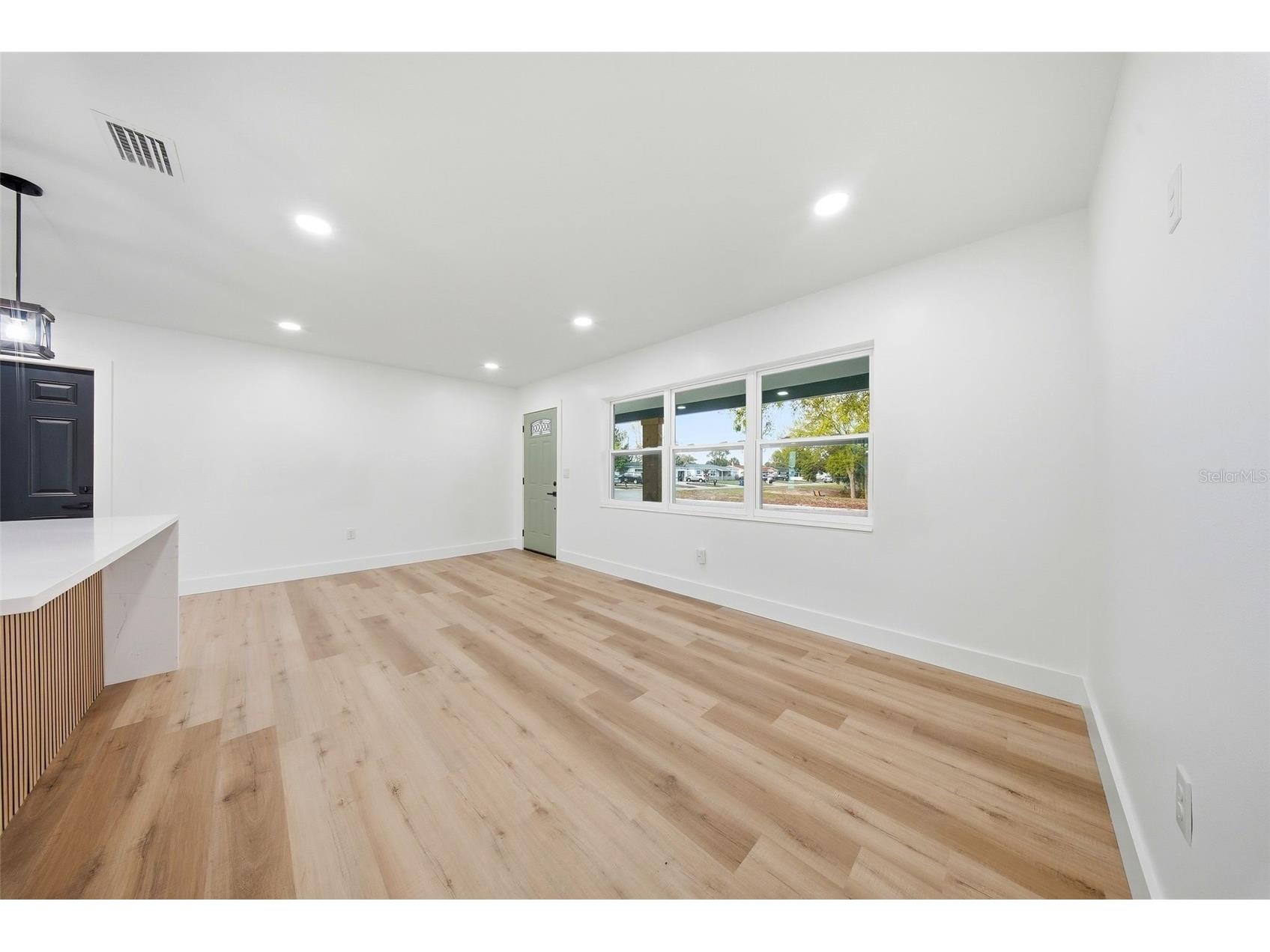 4327 59 Street N Saint Petersburg FL 33709 TB8484941 image12