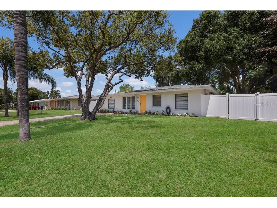 4327 Augustine Avenue Sarasota FL 34231 A4564738 image1