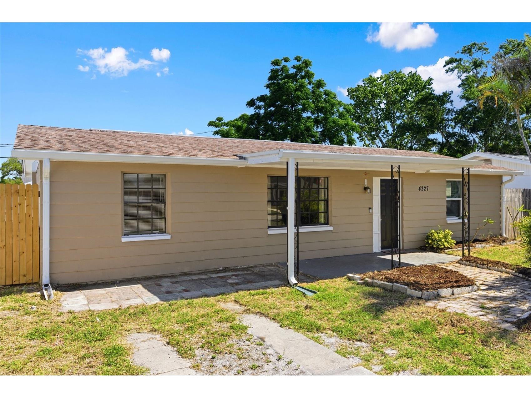 4327 Beacon Square Drive Holiday FL 34691 TB8504670 image1
