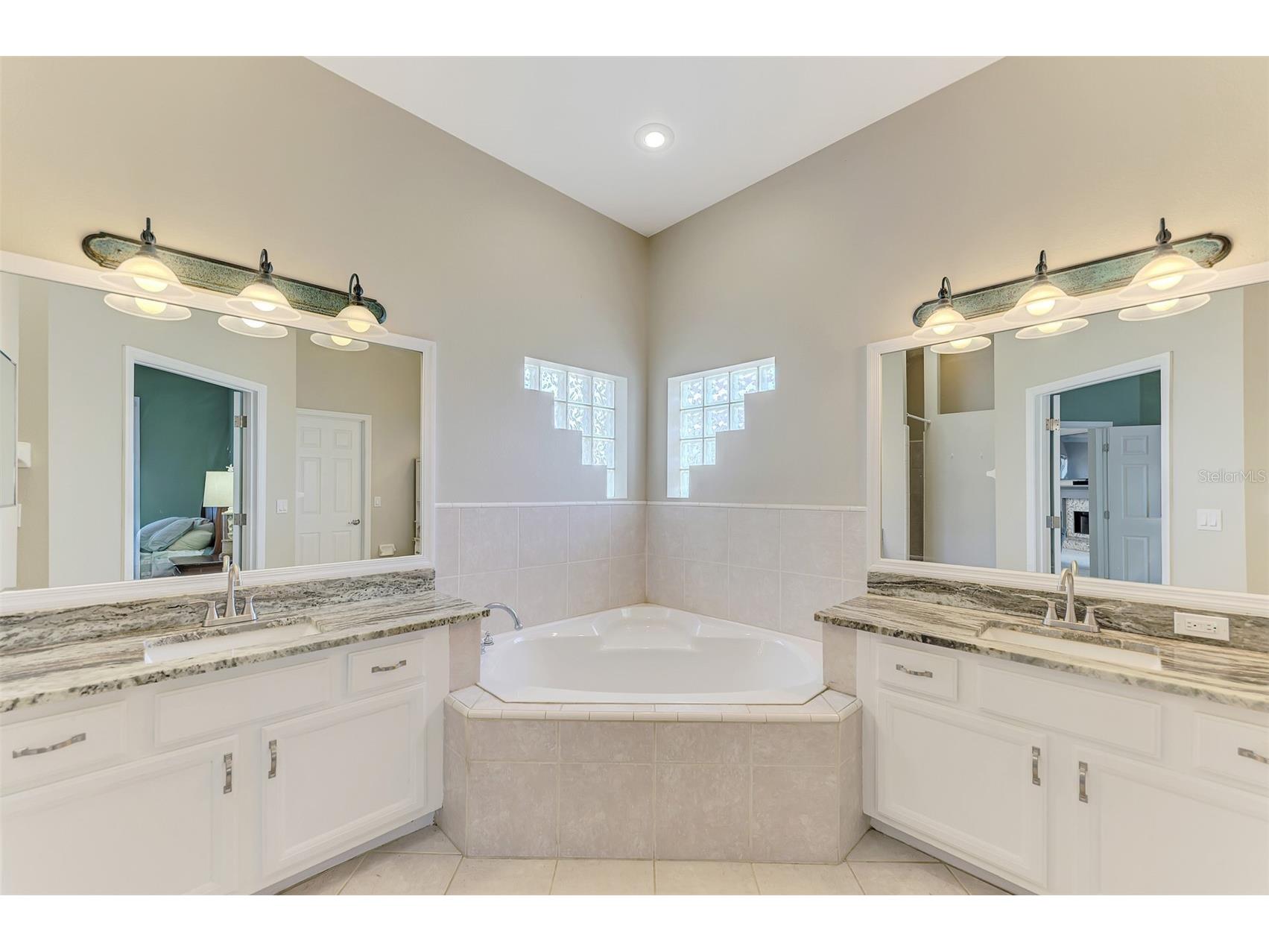 4327 Manfield Drive Venice FL 34293 C7528224 image37