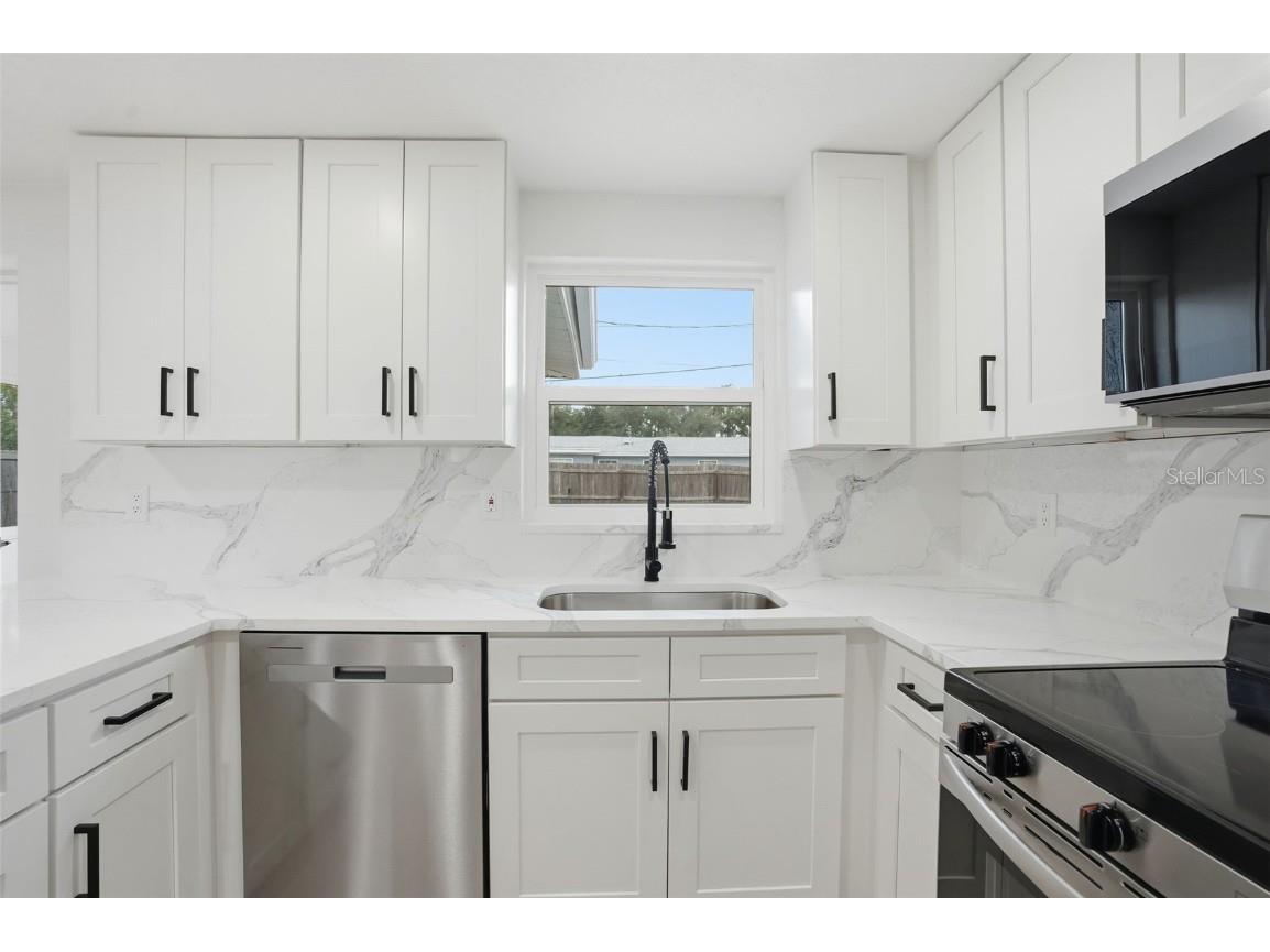 4327 Newgate Avenue Holiday FL 34691 TB8457602 image13