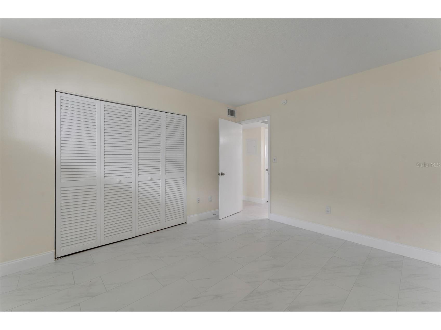 4328 Edgewater Drive #D106 Orlando FL 32804 - LAKE FAIRVIEW O6413478 image7